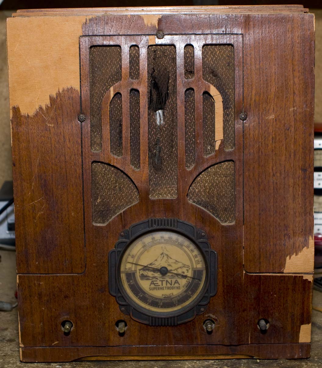 Aetna 502 tombstone radio (poor cabinet)