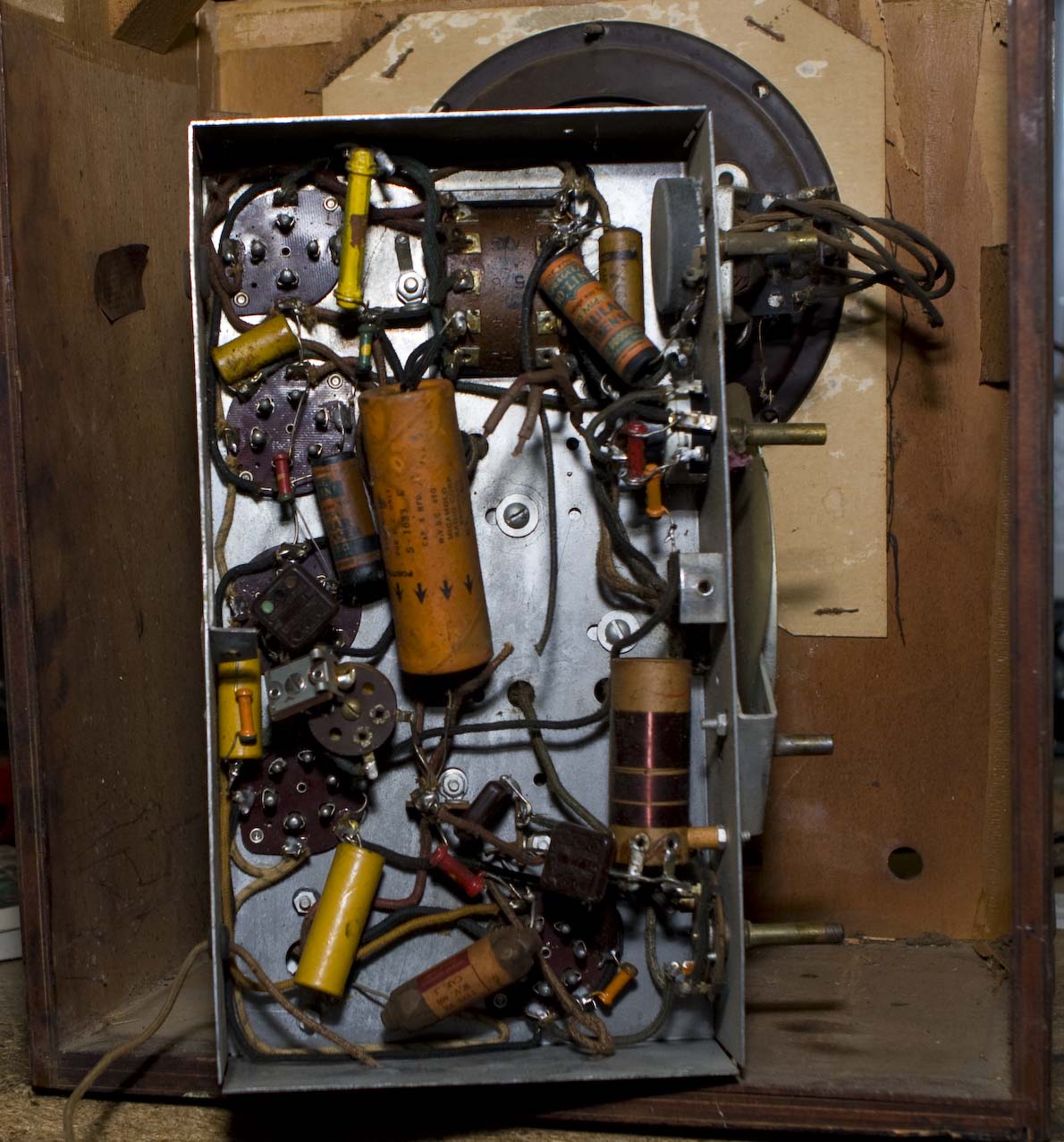 Aetna 502 tombstone radio (chassis below)