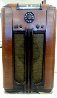 Silvertone 4786 console radio
